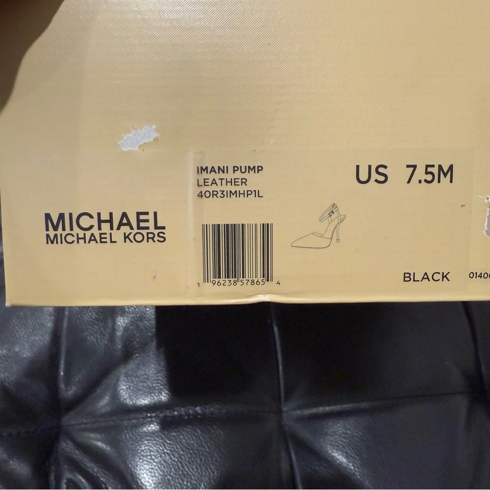 Michael Kors Imani Leather Pump‎ - Picture 7 of 7